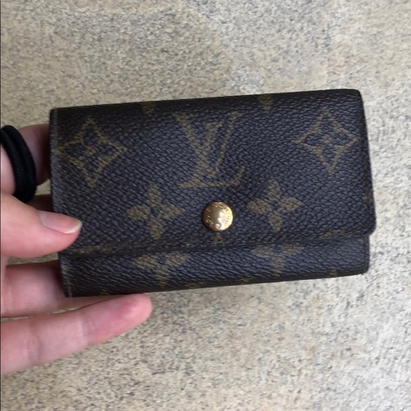 Louis Vuitton Accessories - Louis Vuitton Keyholder